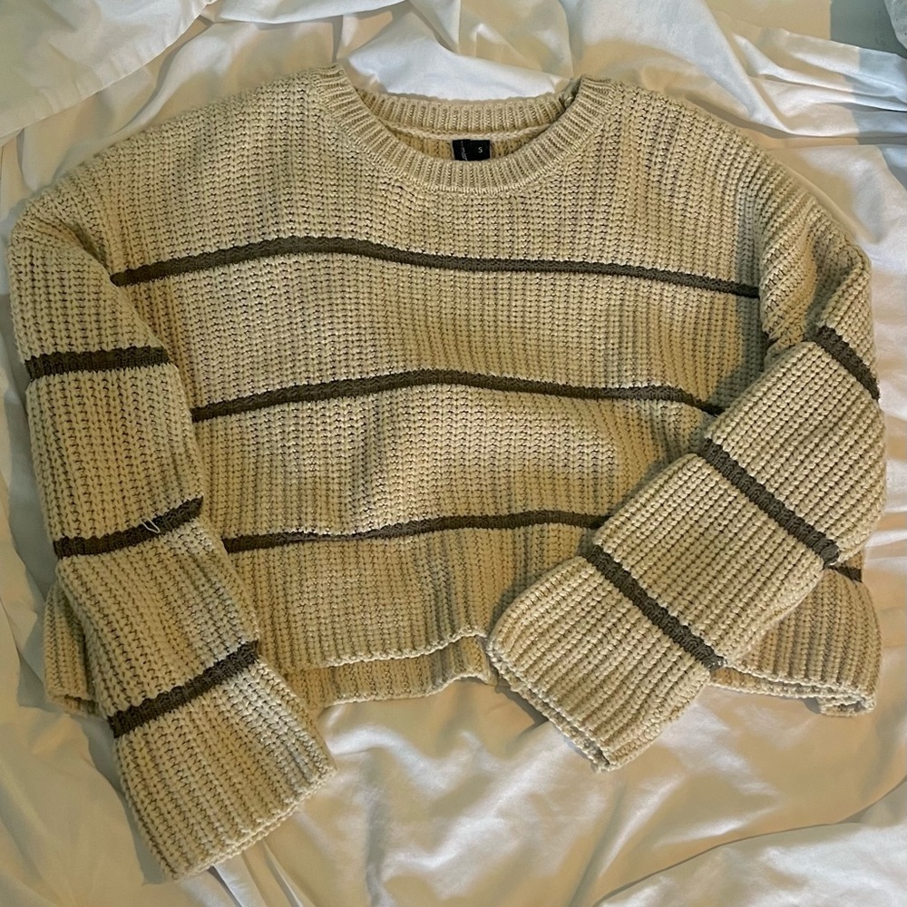 Crop sweater